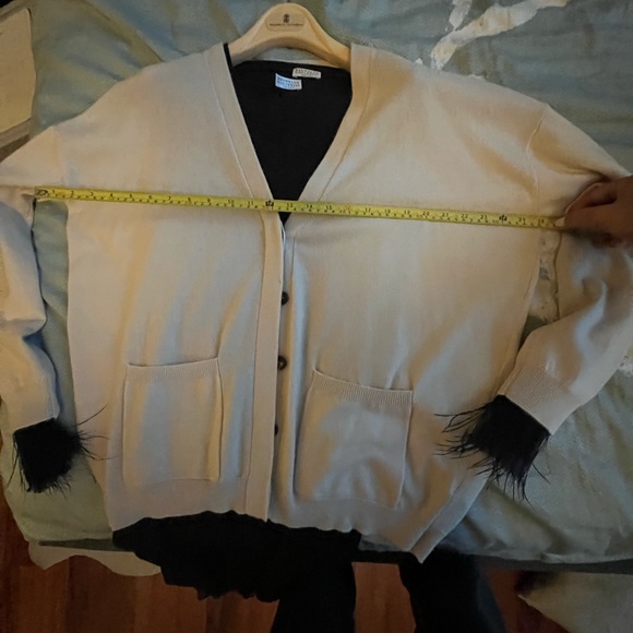 Brunello Cucinelli
Cashmere Cardigan -
Large - Picture 9 of 11